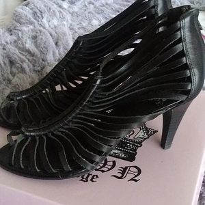 Crown Vintage black  heels size (8.5)